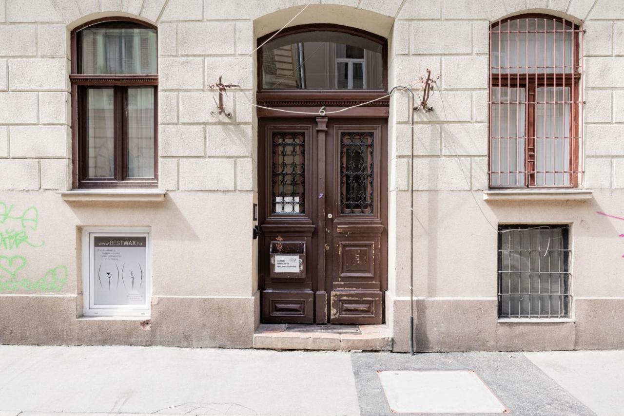 Two-bedroom Next To Music Academy Budapeste